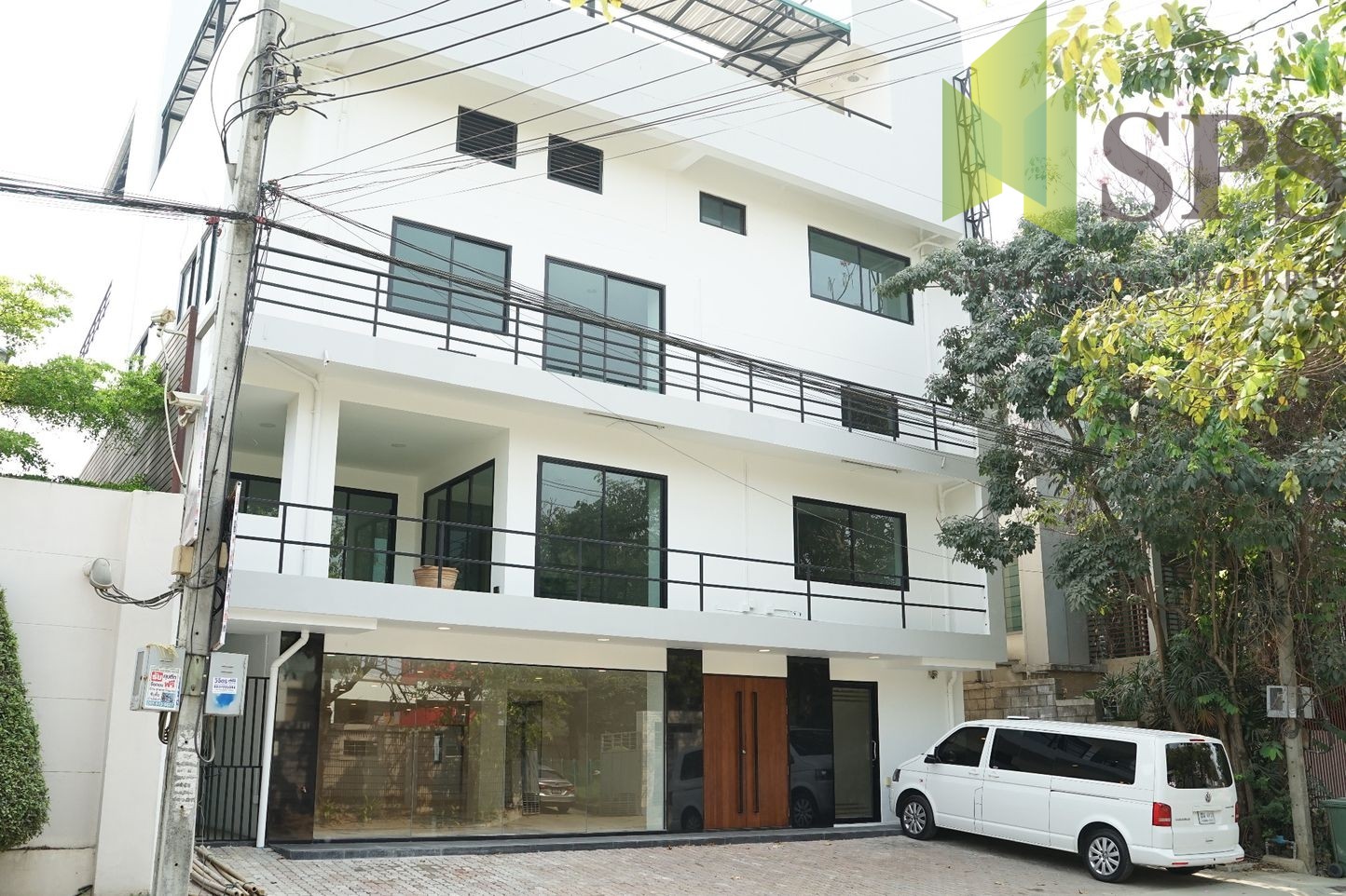 อาคารสำนักงานให้เช่าใกล้ห้างพาราไดซ์ศรีนครินทร์ For Rent Office building near Paradise park Srinakarin ( SPSPE353)