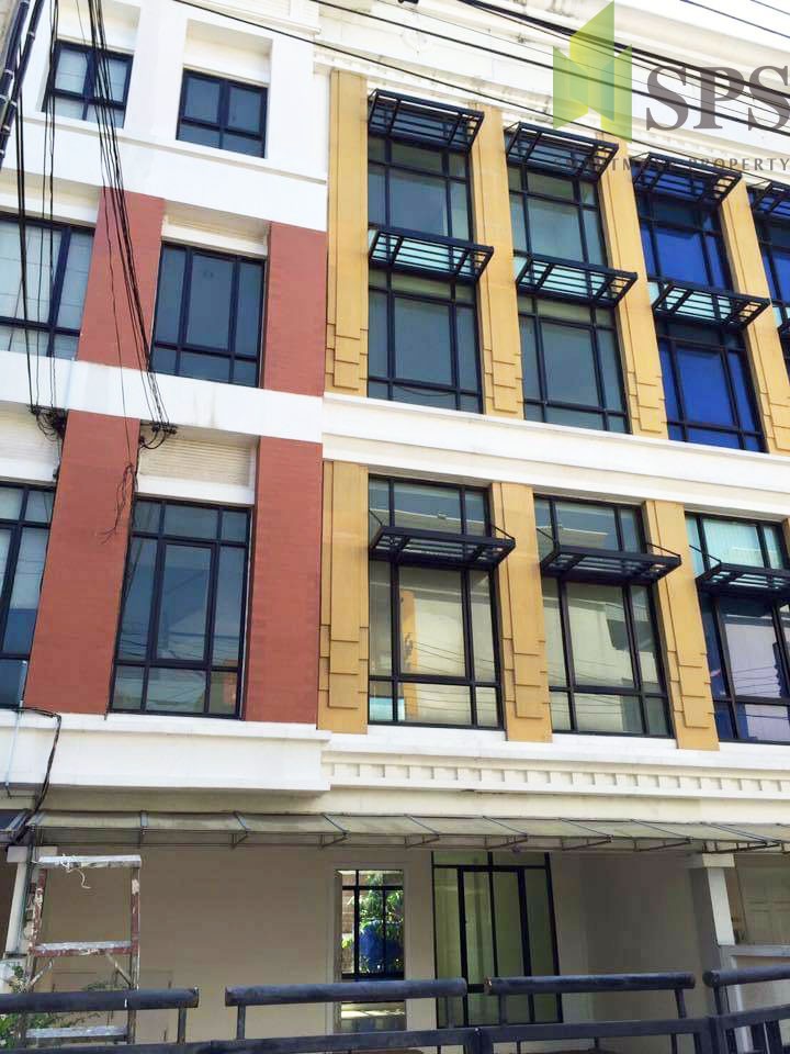 Large Home Office in the project for RENT on Bangna Trad Rd opposite Central Bangna (SPS P293)