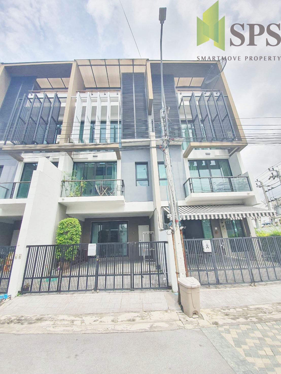 Townhome for RENT in Bless Town Sukhumvit 50 (SPSP376)