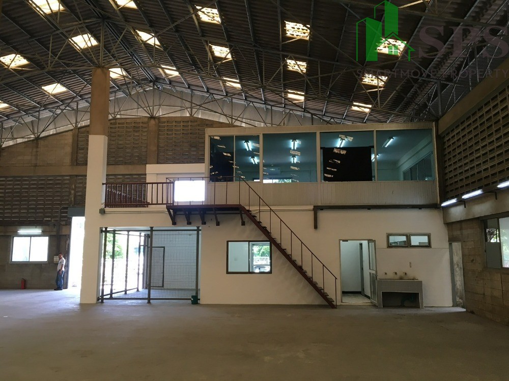 Warehouse and office for rent in Bang Pu Industrial Estate 1               (SPSAM248)