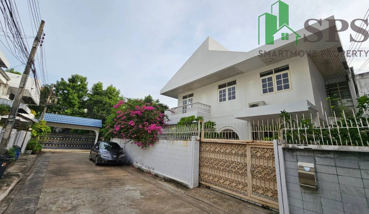 Single house for Rent in Soi Yen Akat 1 (SPSAM404) 02