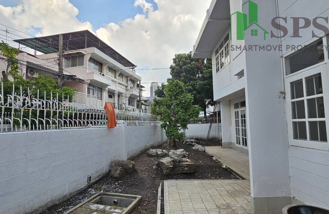 Single house for Rent in Soi Yen Akat 1 (SPSAM404)