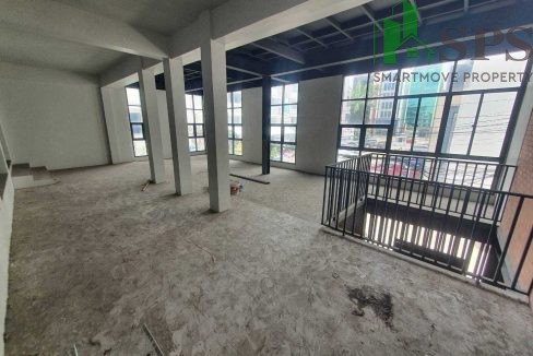 Commercial building for rent in Located in Soi Srinakarin (SPSAM468) 03