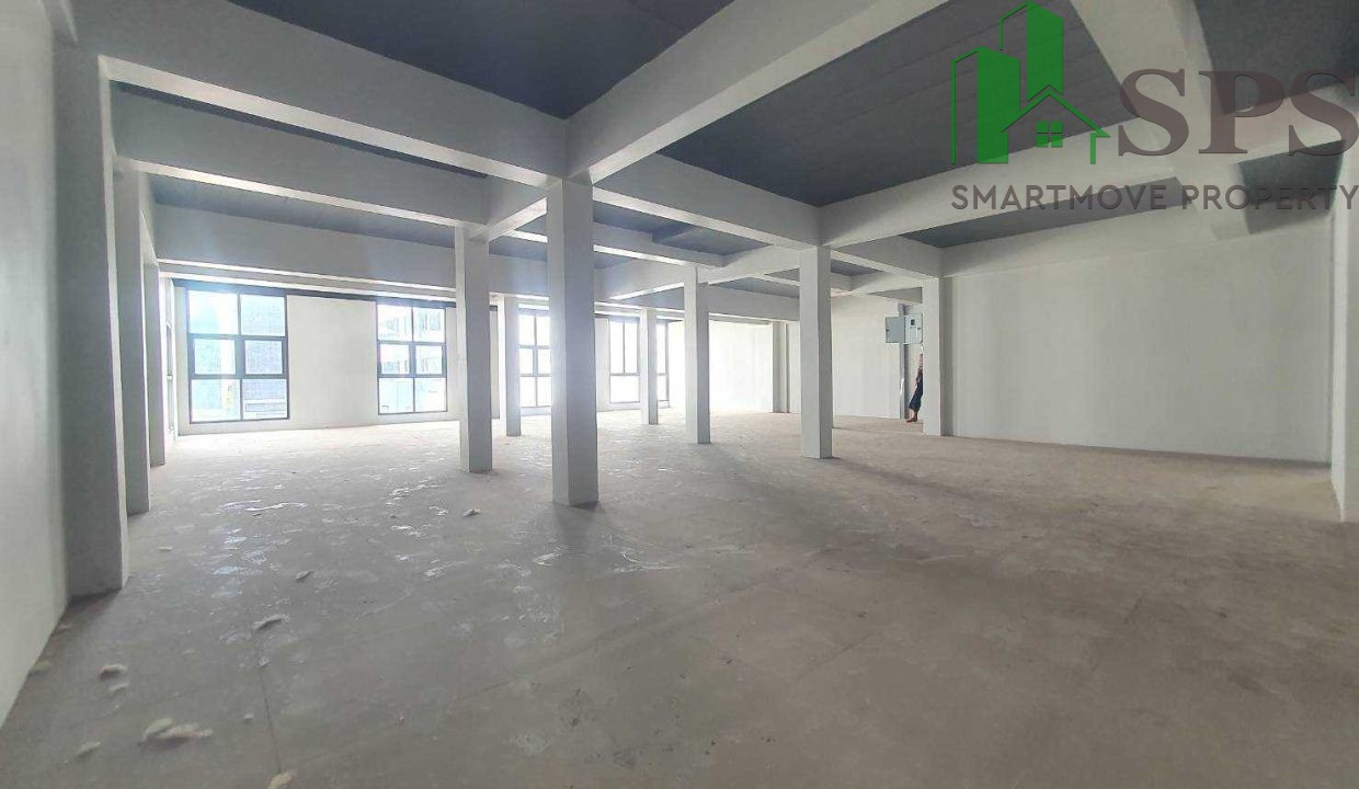 Commercial building for rent in Located in Soi Srinakarin (SPSAM468) 04