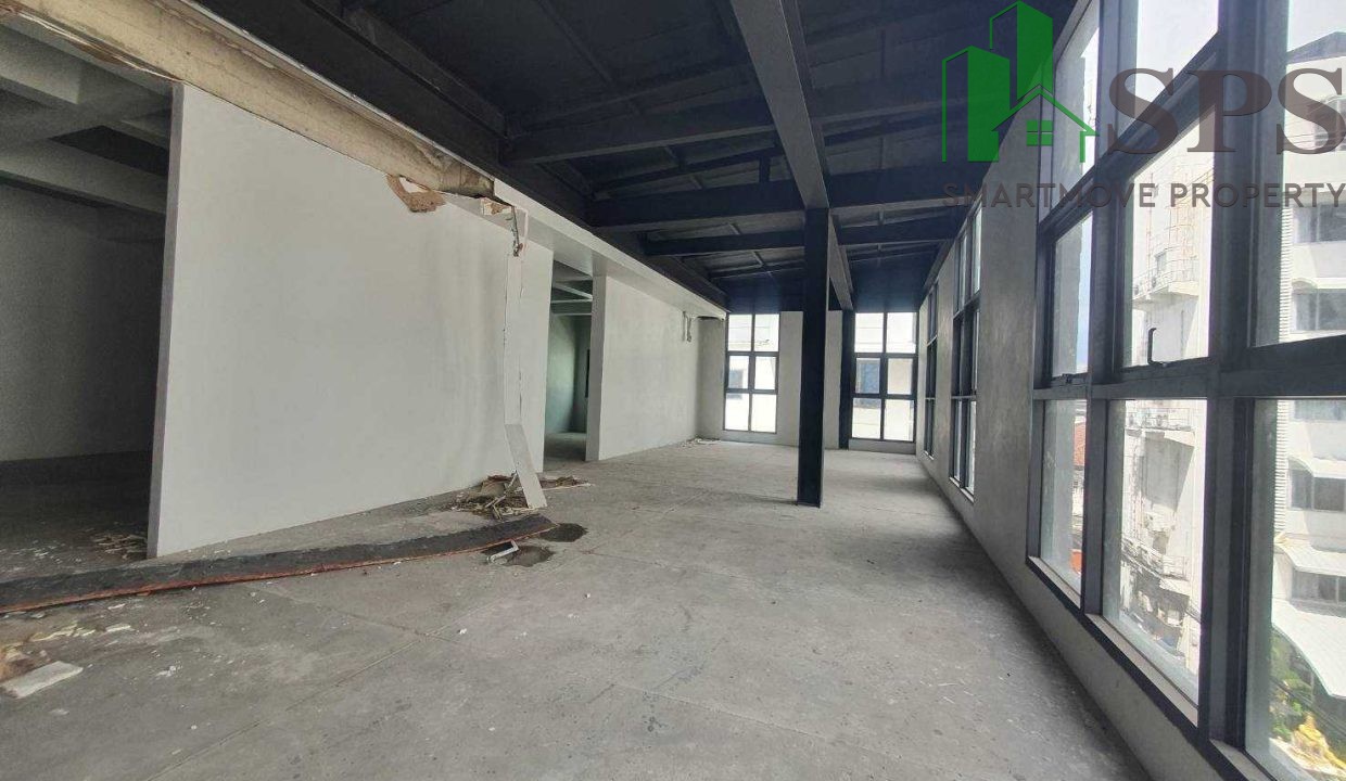 Commercial building for rent in Located in Soi Srinakarin (SPSAM468) 10