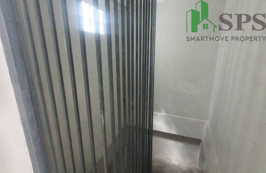 Commercial building for rent in Located in Soi Srinakarin (SPSAM468) 17