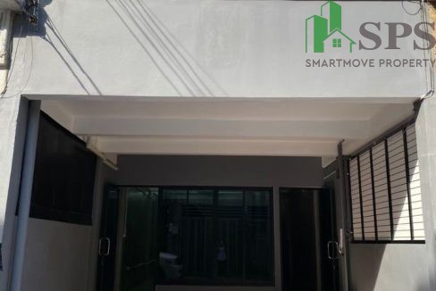 Office building for rent near BTS Chong Nonsi. (SPSAM477) 01