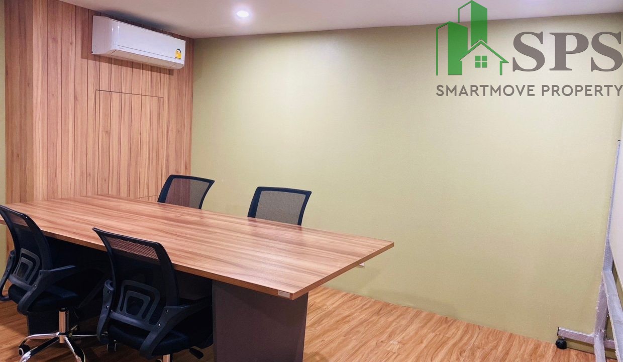Office space for rent near Bts Surasak. (SPSAM522) 05