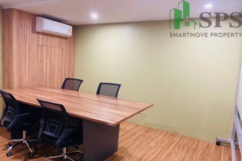 Office space for rent near Bts Surasak. (SPSAM522) 05