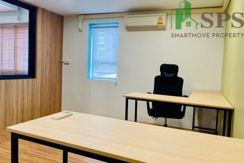 Office space for rent near Bts Surasak. (SPSAM522) 07