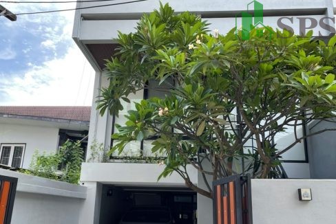 Single house for rent in Soi Thonglor. (SPSAM481) 01