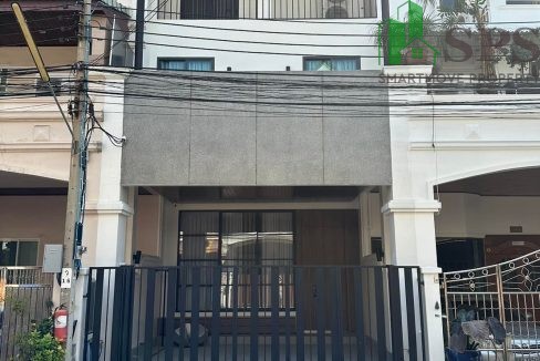 Townhome for rent located in Soi Nonsi 14. (SPSAM503) 01