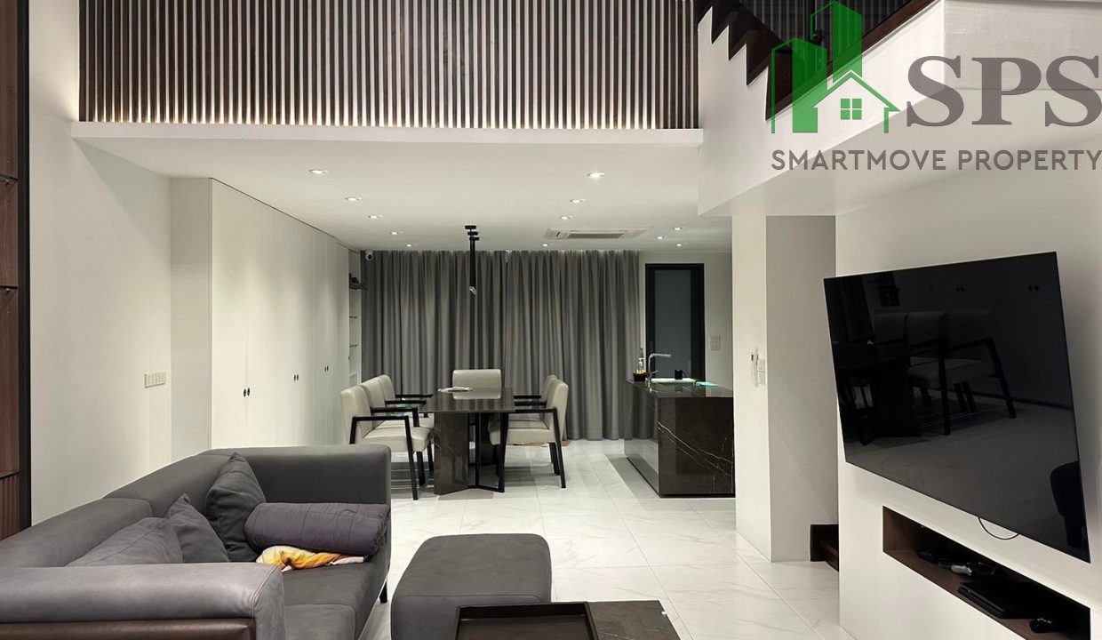 Townhome for rent located in Soi Nonsi 14. (SPSAM503) 02