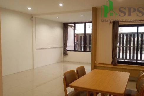 Townhouse for rent located in Soi Udomsuk. (SPSAM470) 03