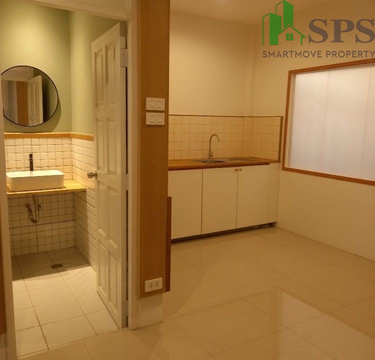 Townhouse for rent located in Soi Udomsuk. (SPSAM470) 07