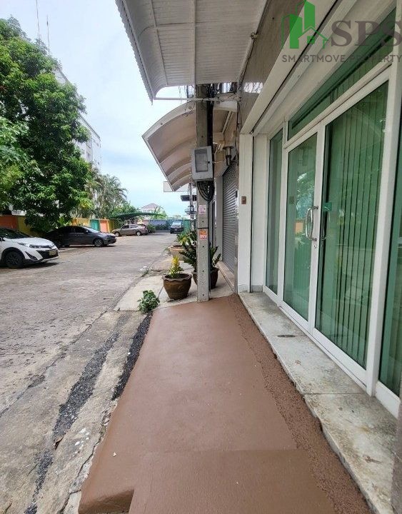 Commercial building for rent located in Soi Sukhumvit 105.(SPSAM620) 03
