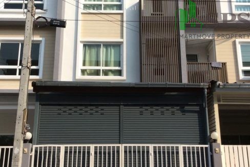 Office building for rent near Ratchada-Ladprao intersection. (SPSAM651). 01