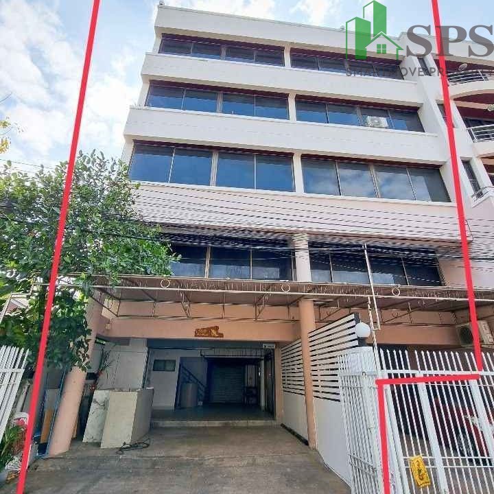 Office building for rent near Ratchada-Ladprao intersection. (SPSAM651). 01