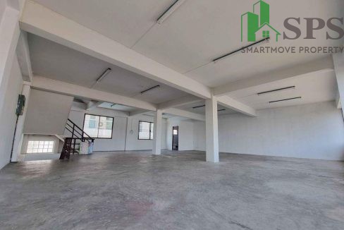 Office building for rent near Ratchada-Ladprao intersection. (SPSAM651). 05
