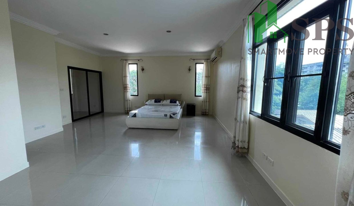 Single house for rent at Ratchaprarop Road. (SPSAM598) (10)