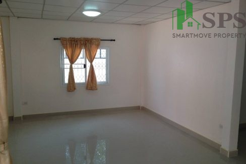 Single house for rent in Soi Chokchai 4. (SPSAM671). 08