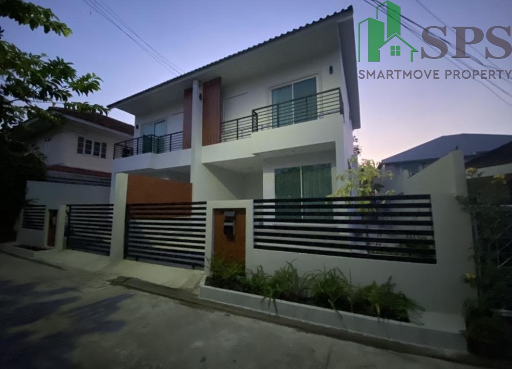 Single house for rent near MRT Lat Phrao. (SPSAM577) 01