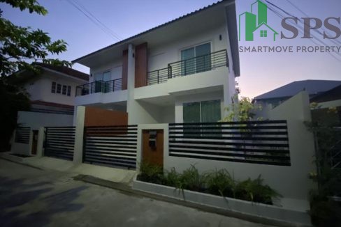 Single house for rent near MRT Lat Phrao. (SPSAM577) 01