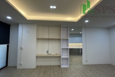 Office space for rent near BTS Udomsuk. (SPSAM776) 05