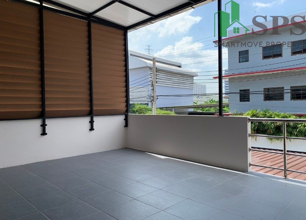 Townhome for rent in Soi Phatthanakan. (SPSAM765) 02