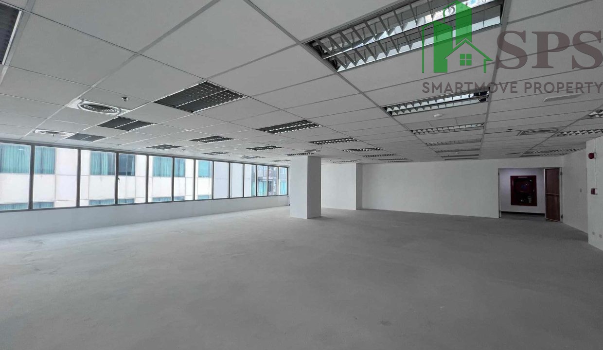Office space for rent, Jasmine City Building. (SPSAM891) 01