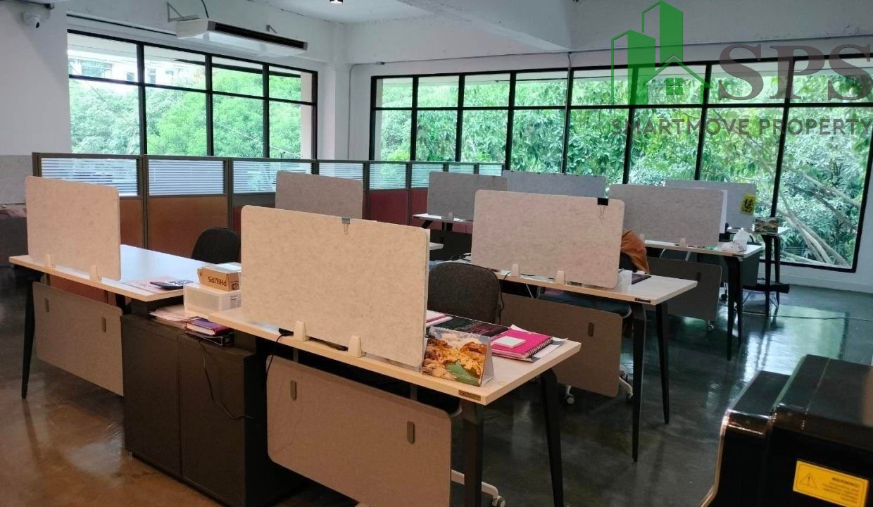 Office space for rent at Deesinchai Building, Rama 3. (SPSAM881) 01