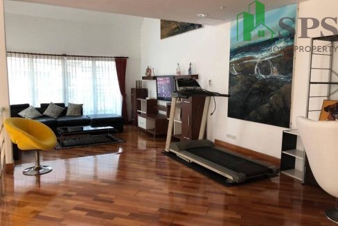 Semi-detached house for rent near Thonglor (SPSAM863) 11