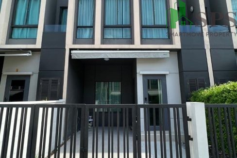 Townhouse for rent Pleno Sukhumvit-Bangna. (SPSAM877) 01