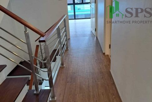 Home office for rent in Soi Lat Phrao 101. (SPSAM962) 04