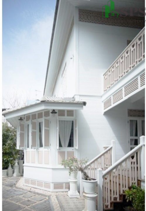 Single house for rent in Si Phraya, Bang Rak. (SPSAM1029) 04