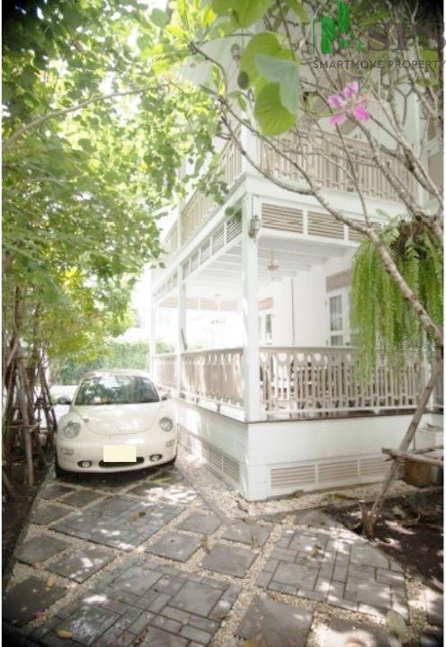 Single house for rent in Si Phraya, Bang Rak. (SPSAM1029) 13