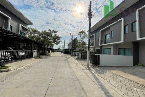 Townhome for rent The Color Bangna-Wongwaen 3. (SPSAM963) 16