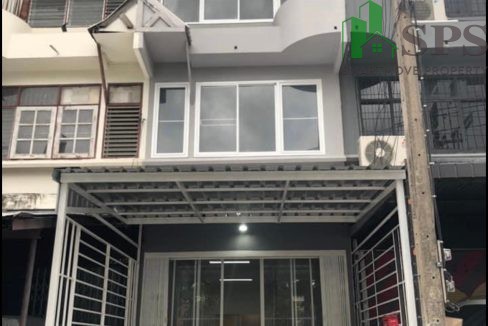 Townhome for rent in Soi Sukhumvit 65. (SPSAM943) 02