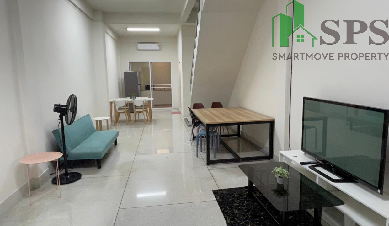 Townhome for rent in Soi Sukhumvit 65. (SPSAM943) 03