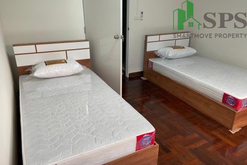 Townhome for rent in Soi Sukhumvit 65. (SPSAM943) 09