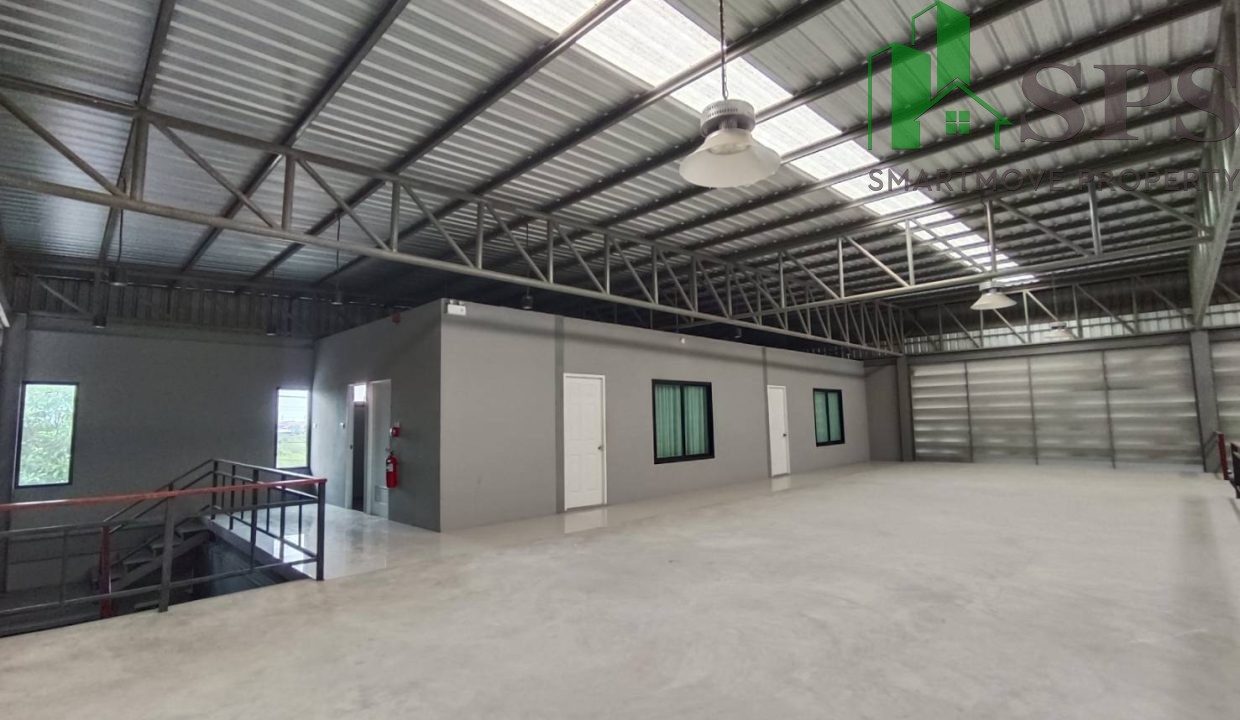 Warehouse and office for rent in Bang Bo, Samut Prakan. (SPSAM970) 12
