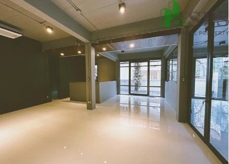 Building for rent in Ratchada, 1.5 kilometers from MRT Lat Phrao (SPSAM1178) 05