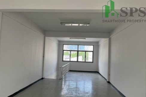 Commercial building for rent located in Soi Sukhumvit 63 (SPSAM1088) 05