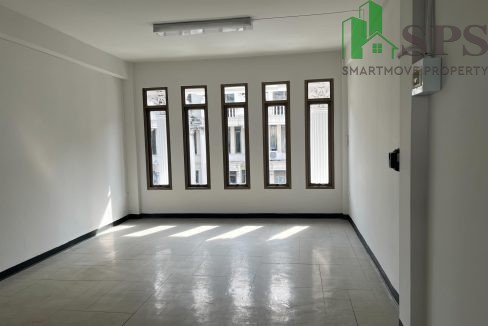 Commercial building for rent located in Soi Sukhumvit 63 (SPSAM1088) 09