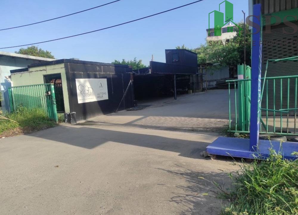 Land for rent and buildings Located next to Bangna-Trad Road (SPSAM1140) 01