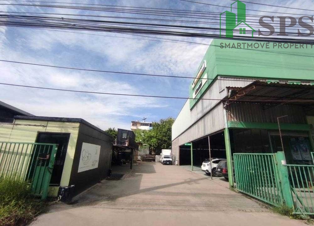 Land for rent and buildings Located next to Bangna-Trad Road (SPSAM1140) 02