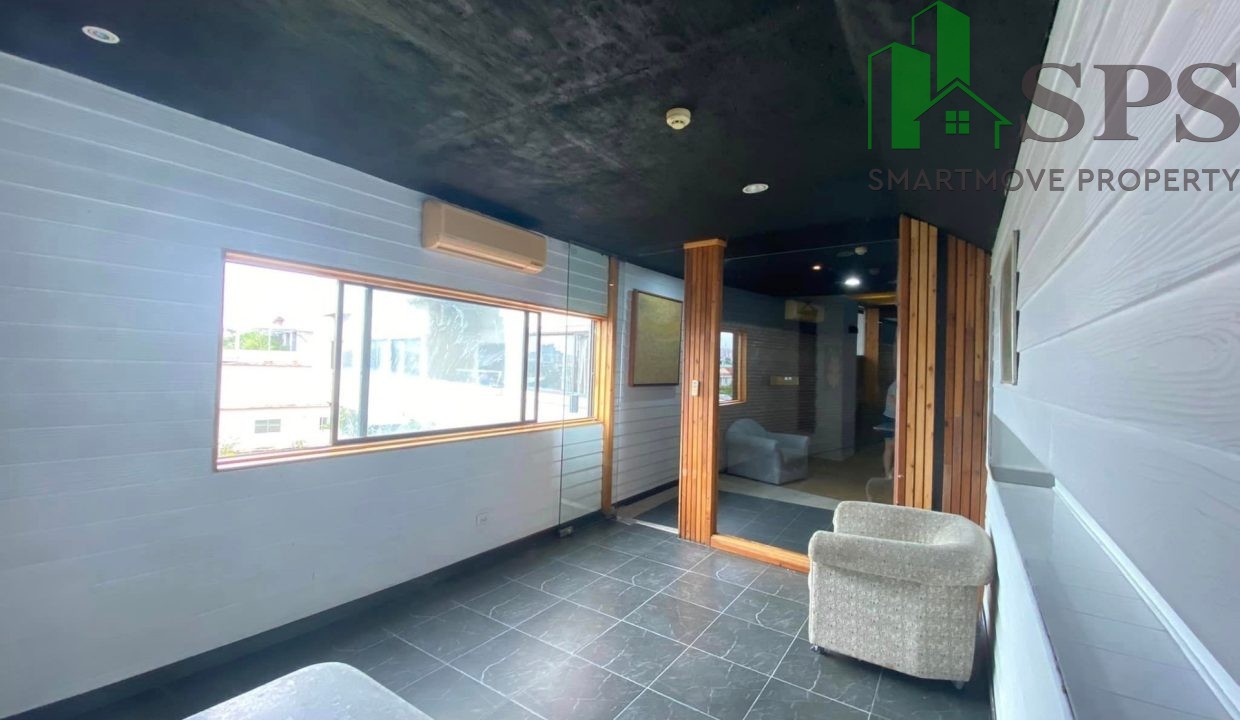 Office space for rent at Baan On Nut Condo (SPSAM1143) 12