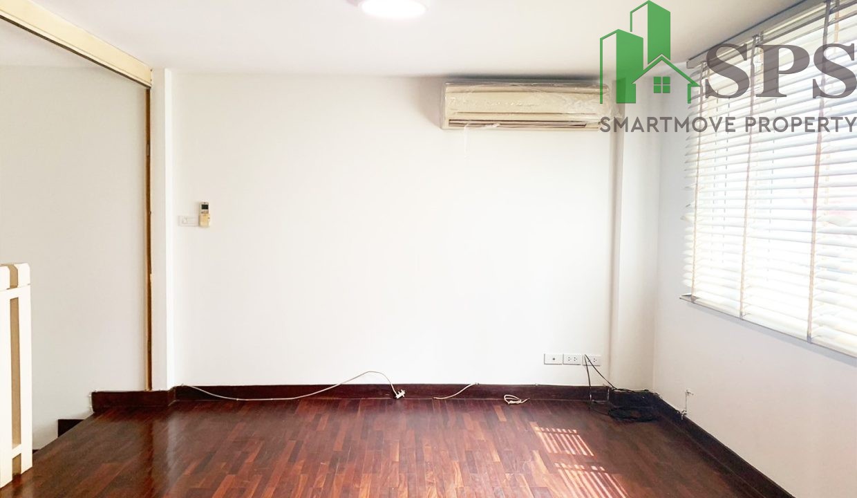 Townhome for rent, 1 kilometer from On Nut BTS (SPSAM1163) 12