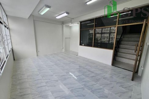 Townhome for rent located in Soi Sukhumvit 56 (SPSAM1111) 09