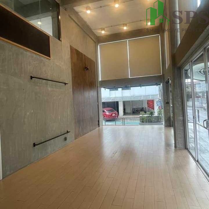 Commercial building for rent near Rama 9 and expressway (SPSAM1267) 04